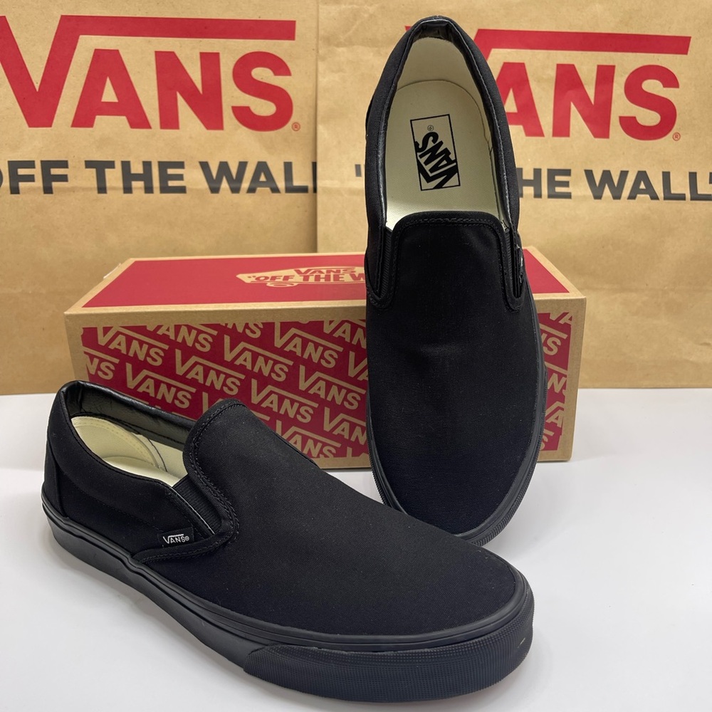 Vans WMNS Classic Black Slip-On Sneakers
Black/Black
VN000EYEBKA - Picture 11 of 16